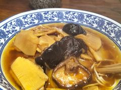 -BALENCIAGA(比斯特苏州购物村店)