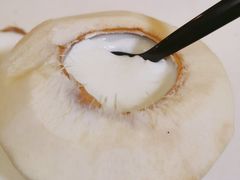 -志龙皇冠吃货椰子铺