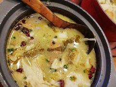 -周鱼小馆石锅酸菜鱼(活力汇店)