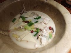 -滇香肴·云南菜蒸汽石锅鱼(云南北路店)