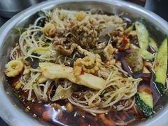 -周良天山牛杂城(天山路总店)