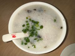 皮蛋瘦肉粥-味先肠粉(珠光路店)