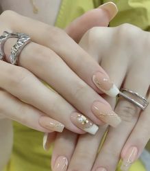 -初心纹眉洗眉·美睫专业店