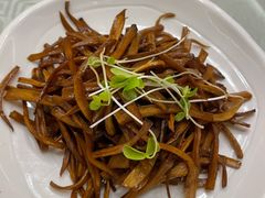 油焖菌菇-敏珠拉姆藏餐·南京厨房(富春江东街店)