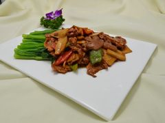 珍菌烧猪舌-幸福绿洲美食广场