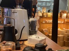 -天井·丑面包搭咖啡