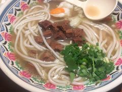 -鑫花溪牛肉米粉(东环大润发店)