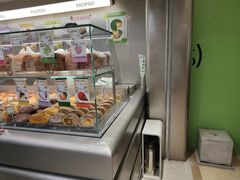 面包甜点陈列柜-PAOPAO Bakery&Café(港汇店)