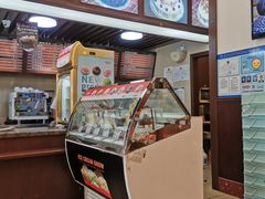 -红宝石·鲜奶小方·海派西点房(南丹店)