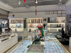 -新视达眼镜店·蔡司·依视路(名镜苑店)