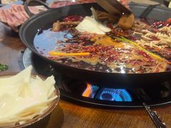-黄潇洒老火锅(九眼桥宏济巷店)