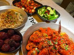 -巴厘龙虾·榜首油焖大虾(音乐学院·沿江酒馆店)