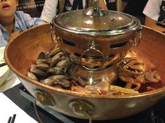 -鲜入围煮花胶鸡海鲜火锅