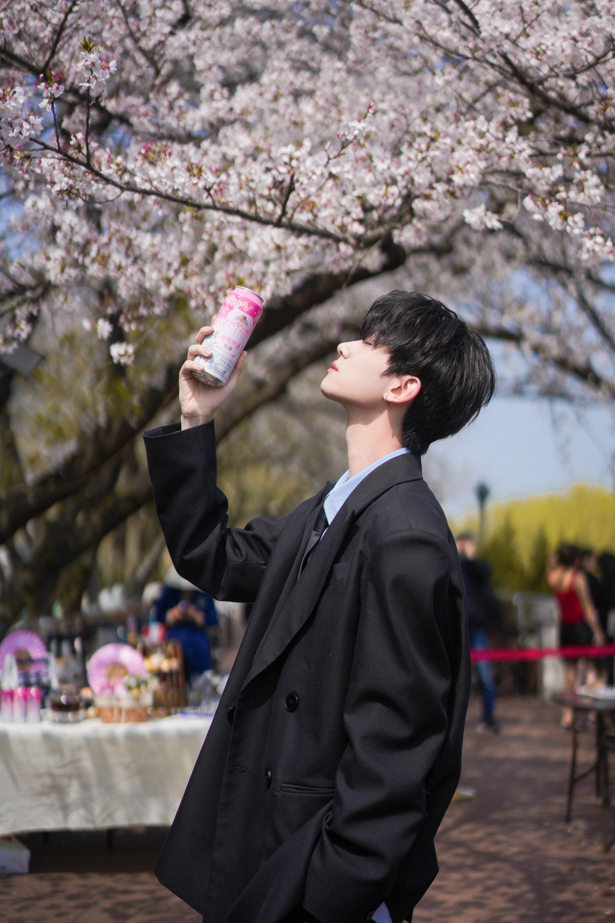 和少年感最搭的是樱花味的[啤酒]