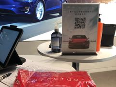-TESLA 特斯拉(上海太古汇体验店)