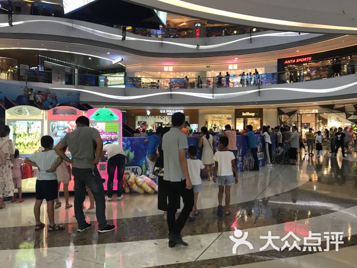 万达广场(龙岩万达店)中庭图片 第4张