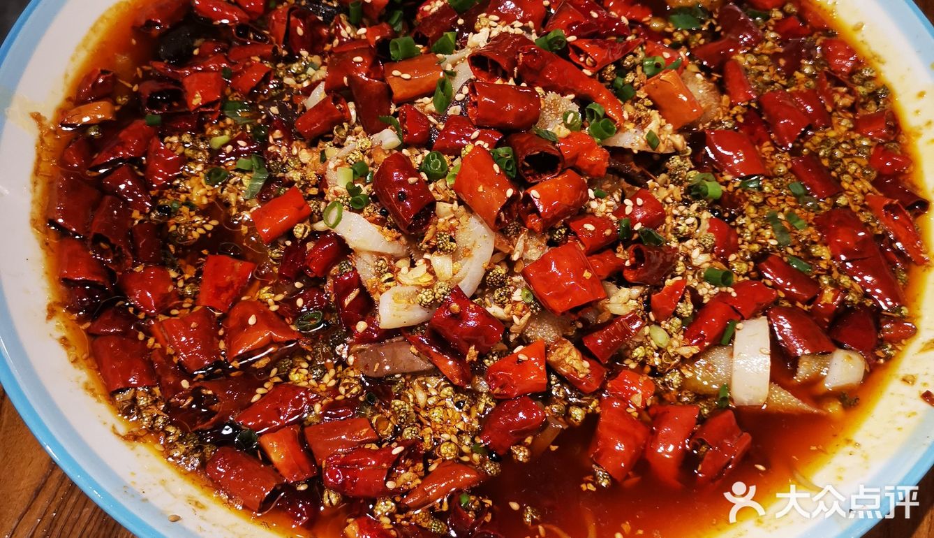 这是我见过最满意的一个小酒馆了外面门头不大