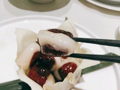 红衣少女-蝶园·装修中(BFC外滩金融中心店)