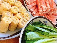 -毛辣果·贵州红酸汤牛肉火锅(西单店)
