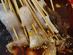 红油钵钵鸡-何师烧烤Pro ·江湖川菜·小龙虾·精酿(太古里旗舰店)