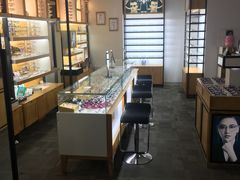 -LOGO眼镜·蔡司品牌折扣店(龙华清湖店)