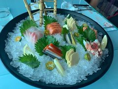 -亚洲国际大酒店·云顶阁旋转自助餐厅