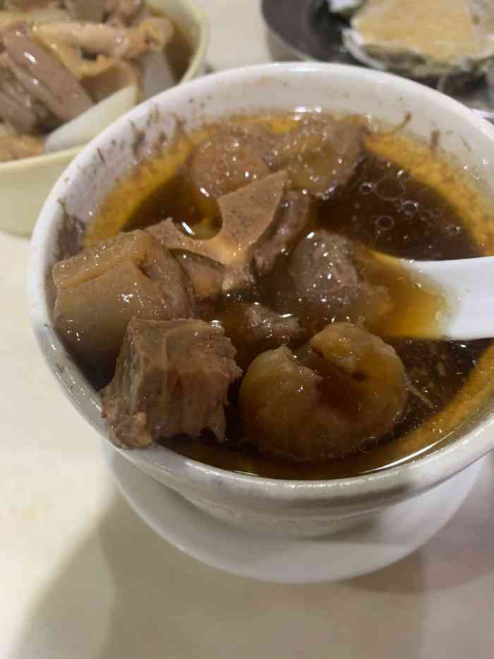 灿记牛鞭汤-"隐约记得灿记在这之前店铺在桥另一边的一家.