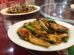 红烧剥皮鱼-车头老二大排档