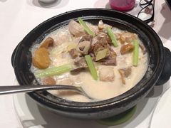 椰汁香芋栗子油鸭腿煲-北京厨房(SKP店)