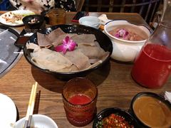 -三人行骨头王火锅(长寿店)