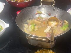 -川流不息·地道川菜·小龙虾(新松江路店)