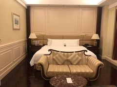 -深圳富苑皇冠假日套房酒店