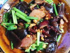 腊肉炒蕨粑-苗湘食府(十年店)