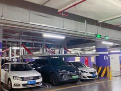 -白玉兰广场停车场