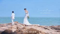 -现代经典婚纱摄影