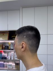 -首脑美发沙龙