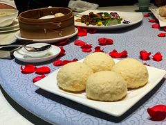 脆皮流沙包-皇朝会.经典传统粤菜(外滩店)