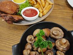 香炸鸡翅配薯条-Money Shops(愚园路店)