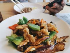-关东小磨东北菜(上海长风大悦城店)