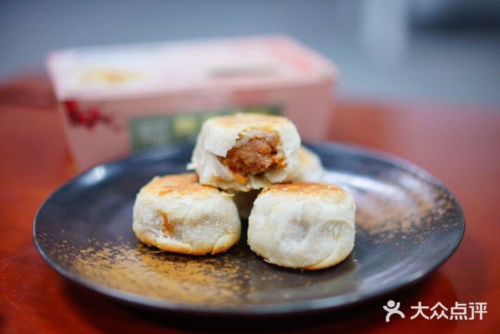 光明邨大酒家鲜肉月饼图片