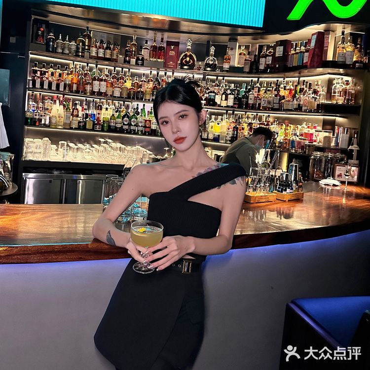 广州新店 二沙岛氛围感清吧「M绿洲」