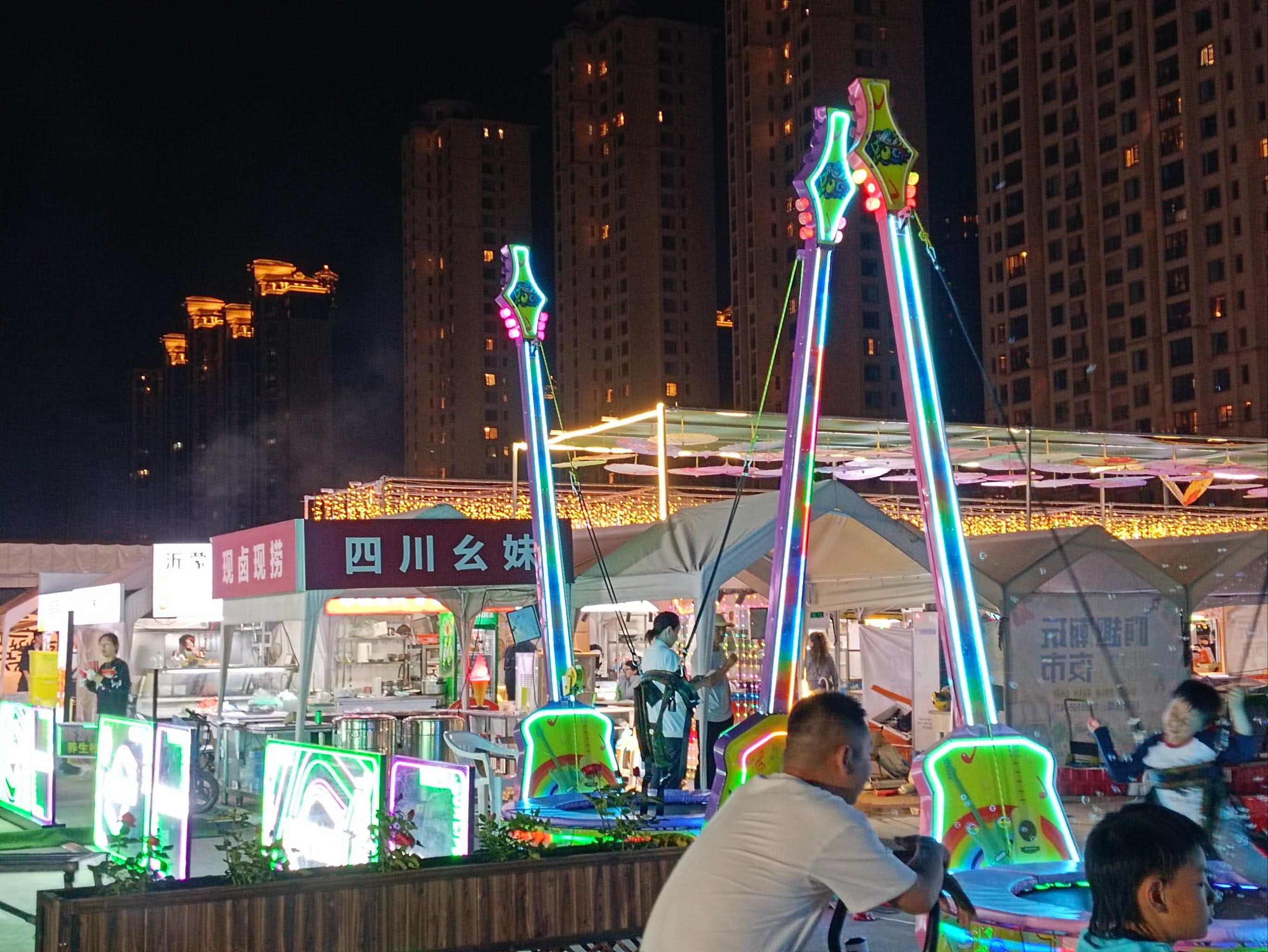 0元玩转这座城梅州路嗨趣潮玩夜市,美食