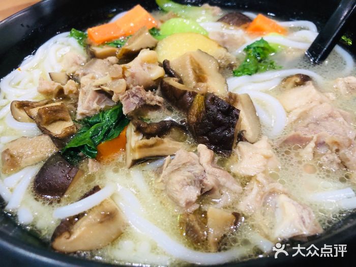 云南味道(机场二店)香菇鸡米线图片