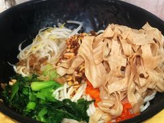 口水鸡拌面-两勺子一碗口水鸡拌面