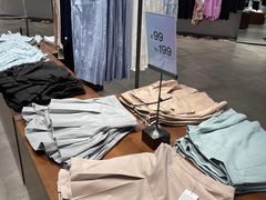 -URBAN REVIVO(上海中庚漫游城店)