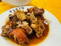 卤拼（蹄膀排骨）-荣生萝卜汤饭店