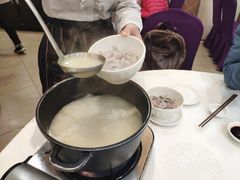 过桥鱼片汤-寻味顺德·南记酒家·传统顺德菜·鱼生(广源路店)