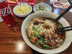 -李先生牛肉面大王(济南火车站候车室店)