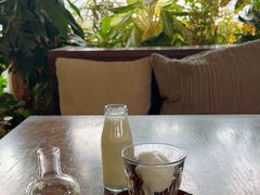 -ROAST coffee & eatery