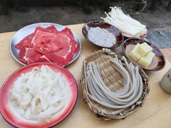 -钱摊摊安顺夺夺粉火锅(宏大广场店)
